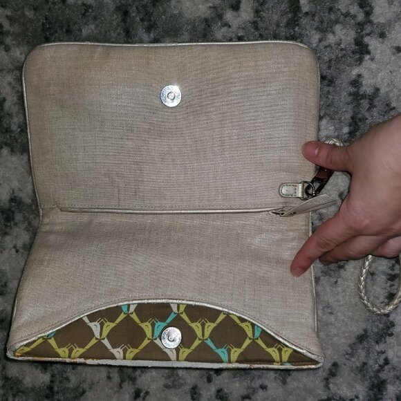 Vera Bradley Clutch || Good Condition - Picture 4 of 6